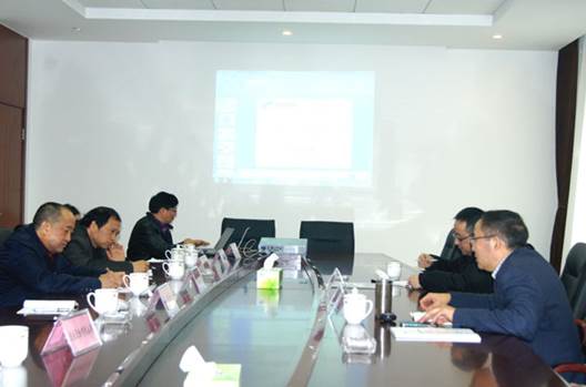 clip_image004.jpg 說(shuō)明: E:\畜科\會(huì )議報道\20150122省科技廳副廳長(cháng)韓忠成赴飼料產(chǎn)研院考察調研\news-2.jpg