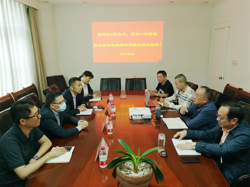 news03.jpg news03.jpg